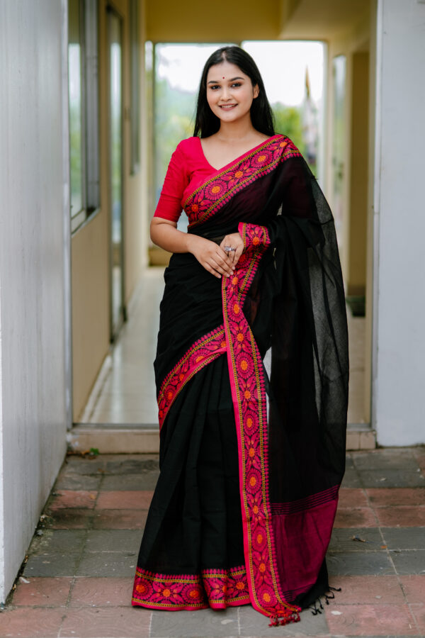 black poddo paar saree